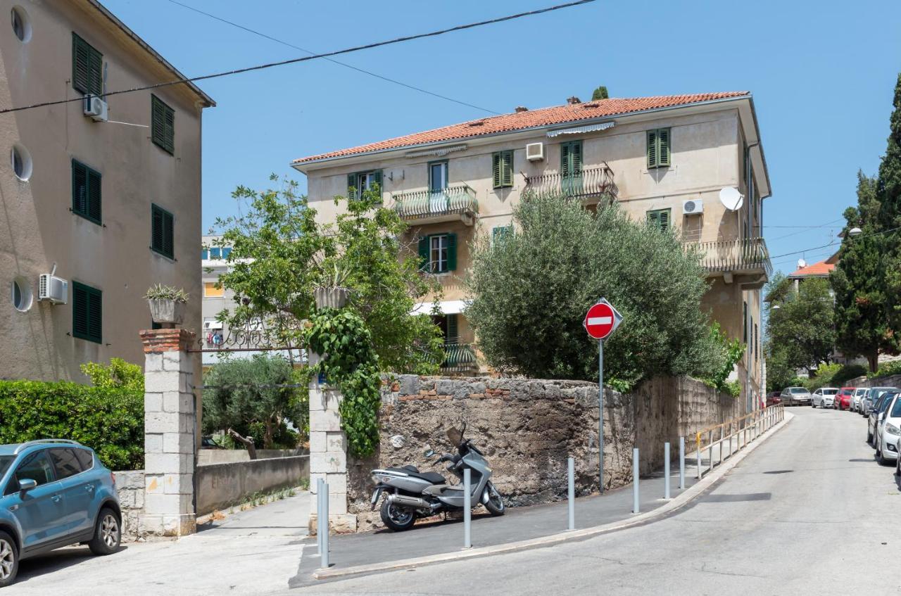 Apartment Pape Split Bagian luar foto