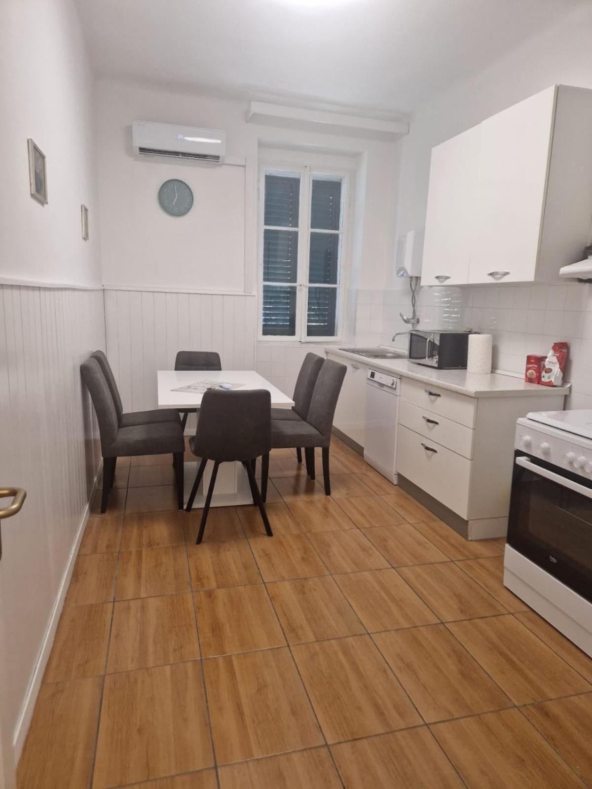 Apartment Pape Split Bagian luar foto